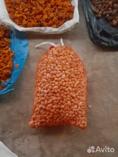 Орехи, курага, изюм, урюк