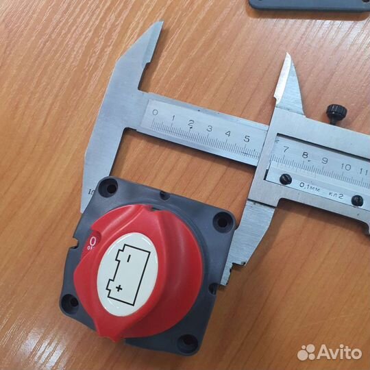 Выключатель аккумулятора для лебедки