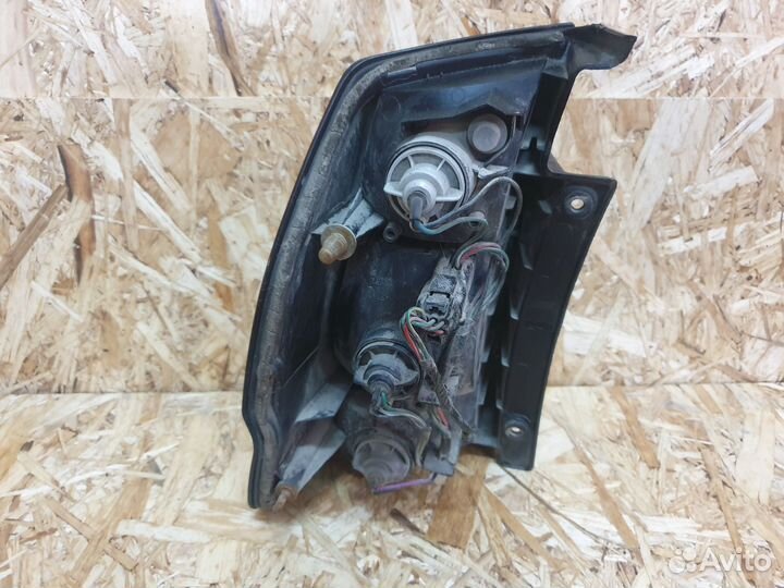 Фонарь задний правый Mitsubishi Pajero Sport