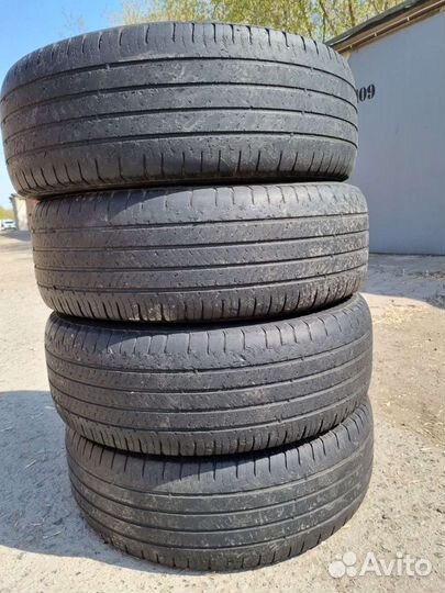Michelin Latitude Tour HP 225/65 R17 102T