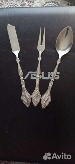 Мельхиоровый прибор для подачи икры