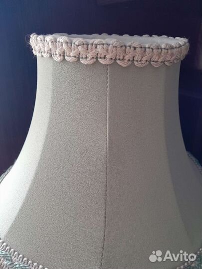 Светильник с абажуром