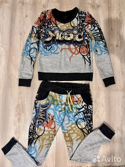 Спортивный костюм