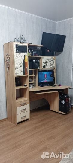 Компьютерный стол
