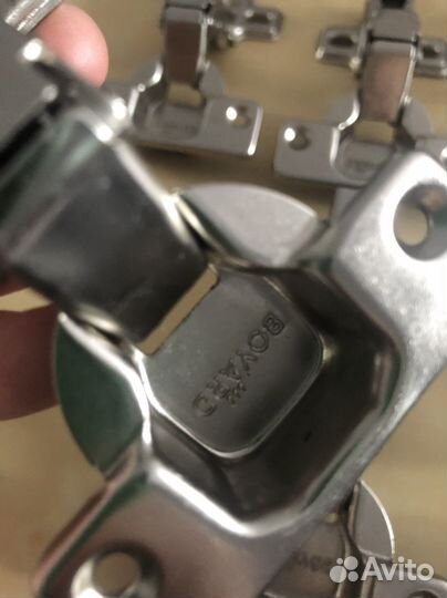 Петля мебельная вкладная Boyard с доводчиком