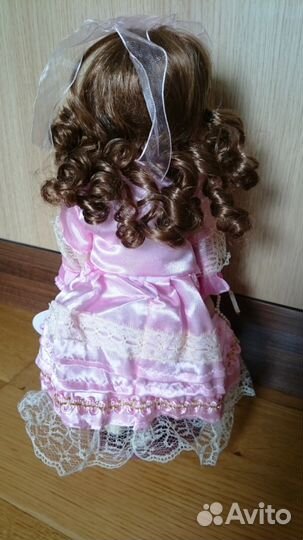 Фарфоровая кукла новая