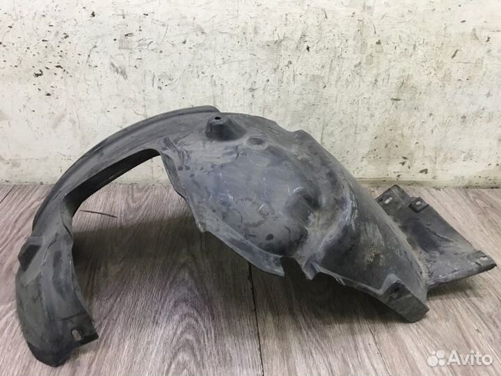 Подкрылок передний правый Bmw 1 Series хетчбэк-5ти