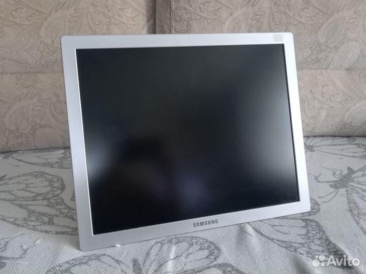 Монитор Samsung 19 дюймов