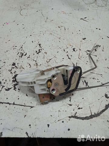 Замок двери передний правый mitsubishi chariot
