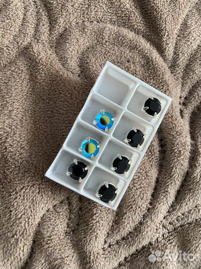 Камни с цапами стразы Сваровски и биконусы