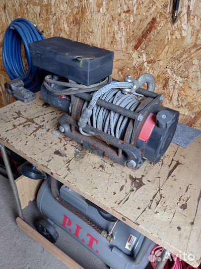 Лебедка электрическая автомобильная