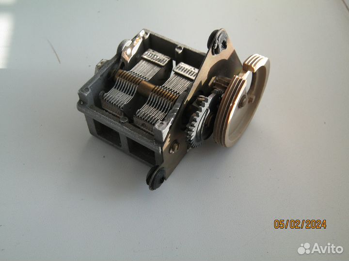 Конденсатор переменный с редуктором (кпе-2)