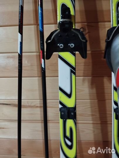 Детские лыжи 130,палки 100,ботинки 31