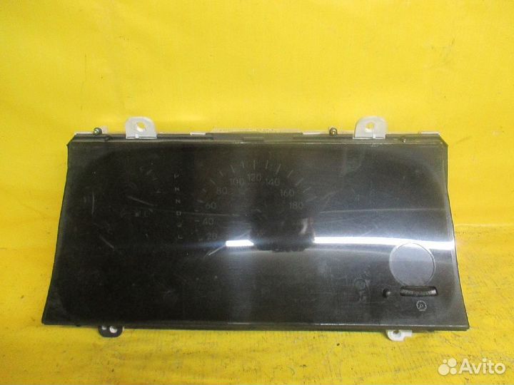 Панель приборов Toyota Grand hiace VCH10W