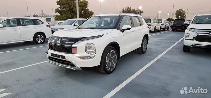 Mitsubishi Outlander 2.5 CVT, 2022