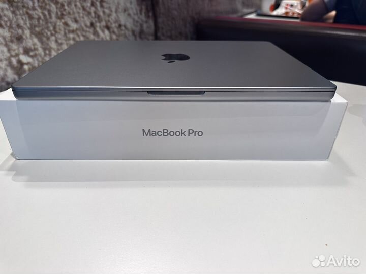 MacBook Pro 14 2021 M1/16 GB/1 Tb/Идеал