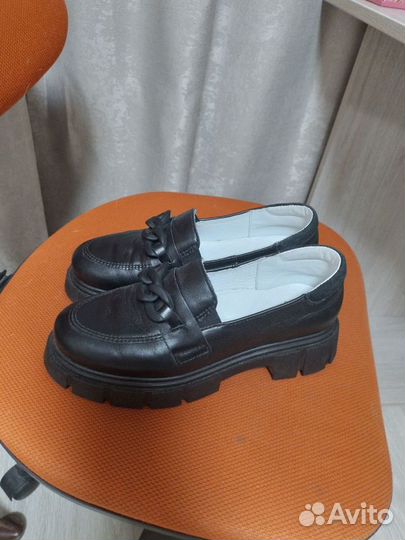 Туфли натуральные для девочки 33 размер черные