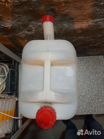 Канистра, 20 литров с краном