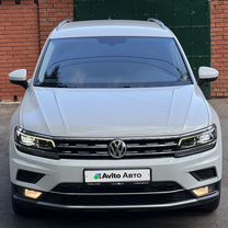 Volkswagen Tiguan 2.0 AMT, 2017, 117 400 км, с пробегом, цена 2 799 900 руб.