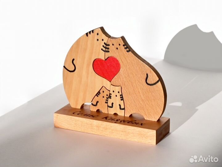 Фигурки из дерева Два кота с котятами