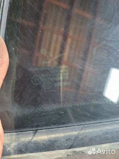 Форточка двери Cadillac bls