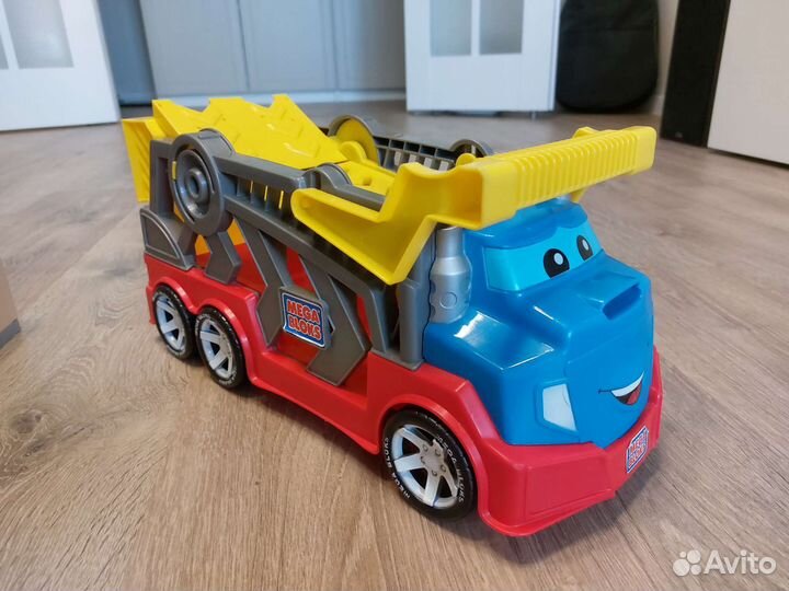 Автовоз Mega Bloks для машинок