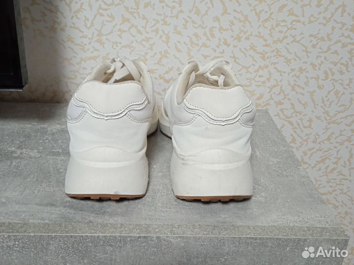 Кроссовки на девочку размер 37