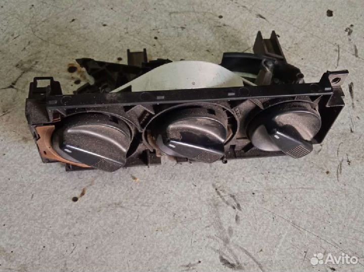 Блок управления печкой Volkswagen Golf 3