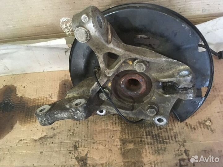 Кулак поворотный передний правый Chevrolet Cruze