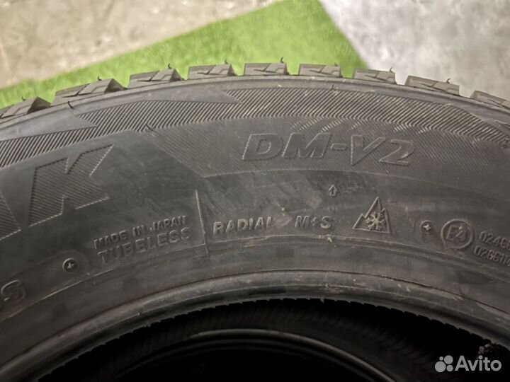 Bridgestone Blizzak DM-V2 215/70 R16 100S