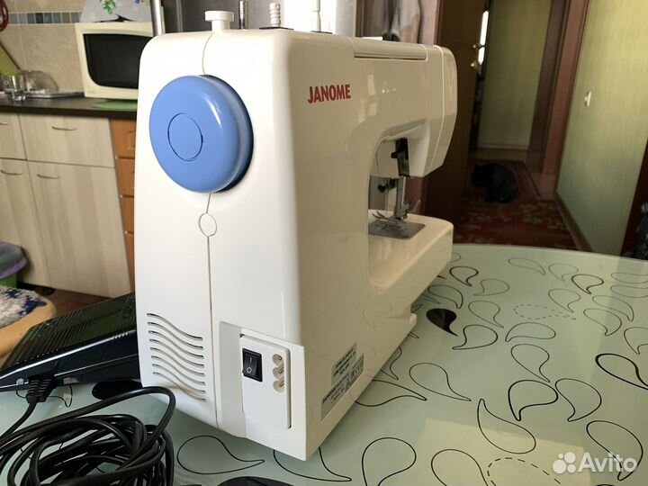 Швейная машинка Janome Top14