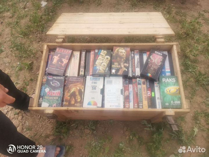 Видеокассеты с фильмами