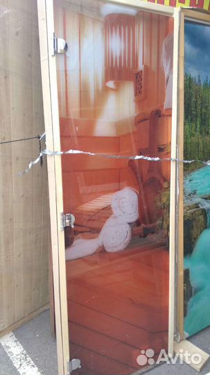 Стеклянная дверь в сауну