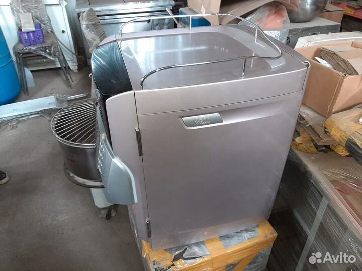 Профессиональная Кофе машина Nestle