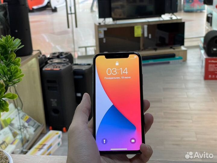 iPhone X, 64 ГБ