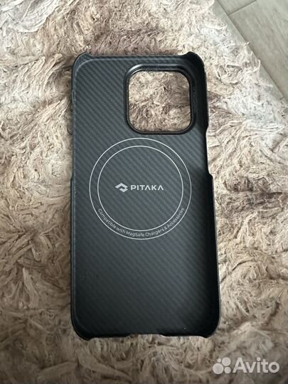 Чехол pitaka. На iPhone 14 pro