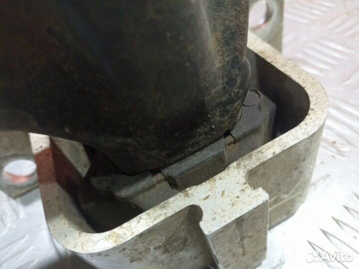 Опора двигателя правая Renault Logan / Sr / Ls