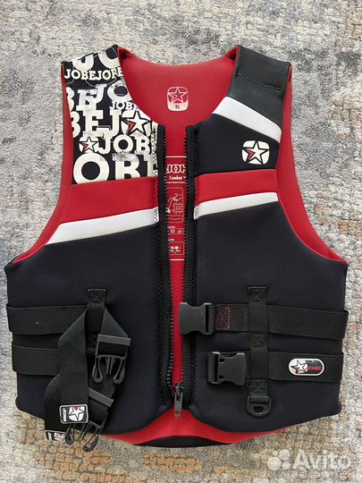 Спасательный жилет