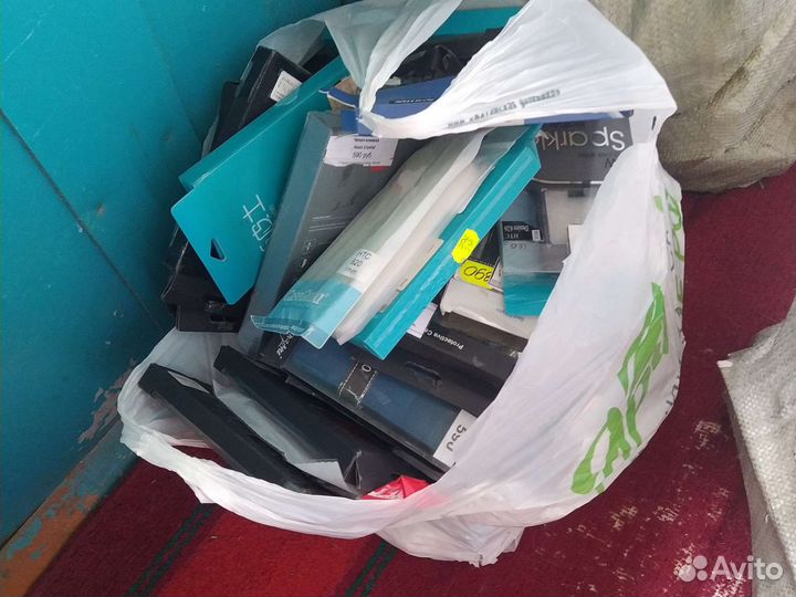 Чехлы для телефонов и планшетов