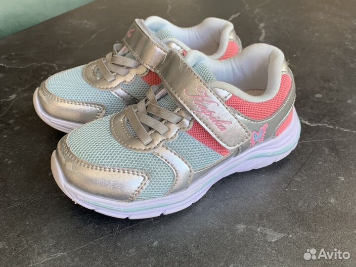 Кроссовки для девочки 26