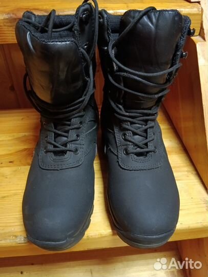 Ботинки с высоким берцем