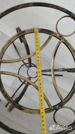 Подставка для цветов металлическая