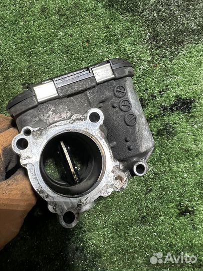 Дросельная заслонка Renault Trafic 2.0