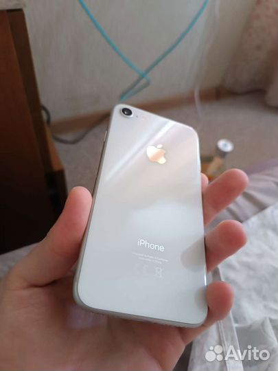 Телефон iPhone 8 64 gb