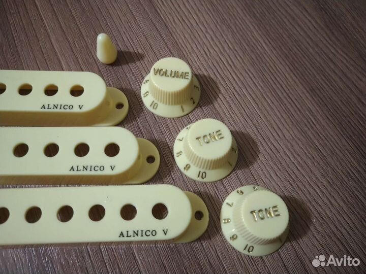 Крышки для звукоснимателей Alnico V