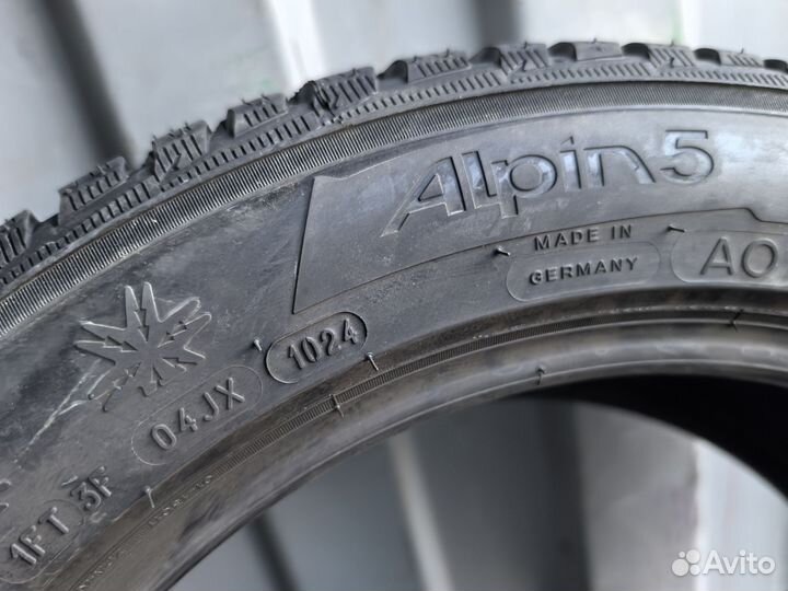 Michelin Alpin 5 215/55 R17 94V