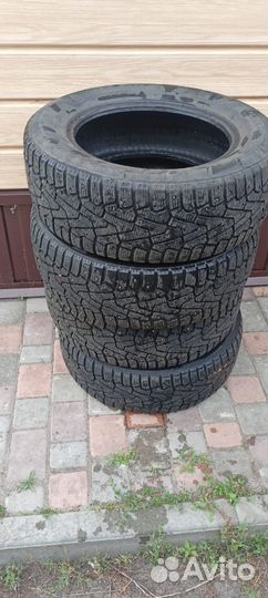 Pirelli Ice Zero 215/60 R16