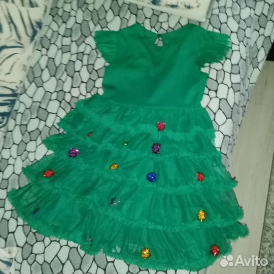 Платье для девочки новогоднее на 5-6 лет