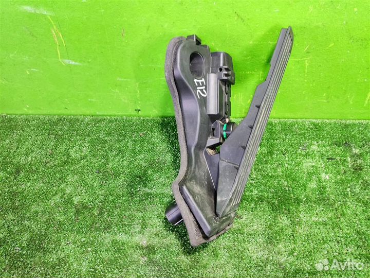 Педаль газа электронная volkswagen Caddy 4 2019