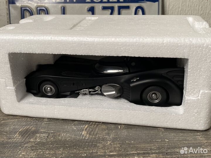 Машинка металлическая Batmobile